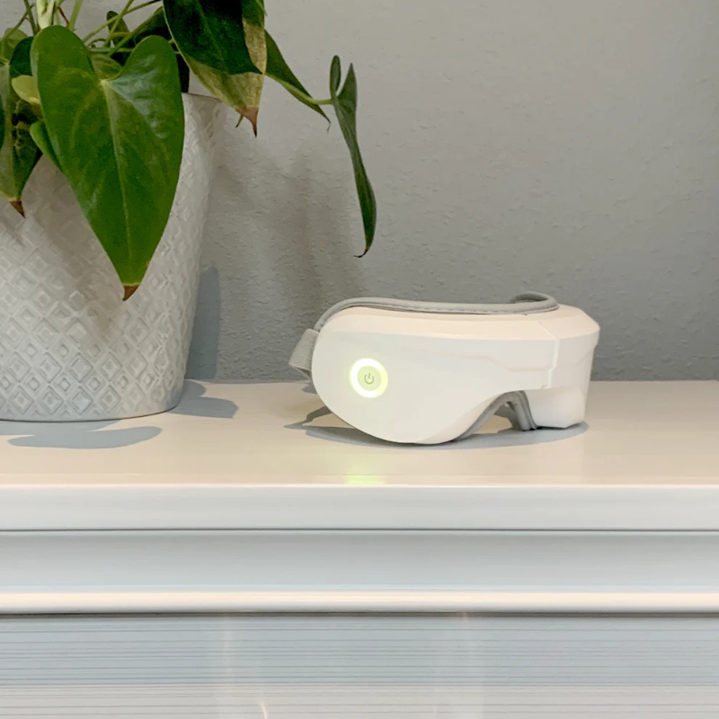 Elite Essentials™ Luxe Heated Eye Massager